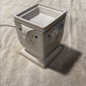Scentsy Elegant Square Ceramic Warmer